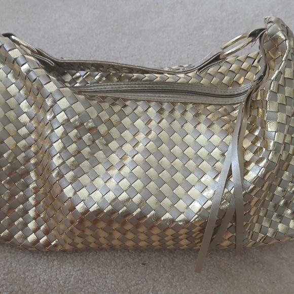 Bisou Bisou Handbags - Bisou Bisou Michele Bohbot Metallic Gold Woven Weave Hobo Purse Handbag Y2K GUC